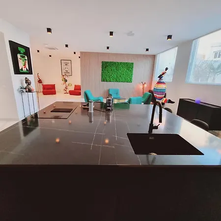 Standing Au Coeur De Avec Wifi, Climatisation Et Terrasse - Fr-1-510-235 * دويه